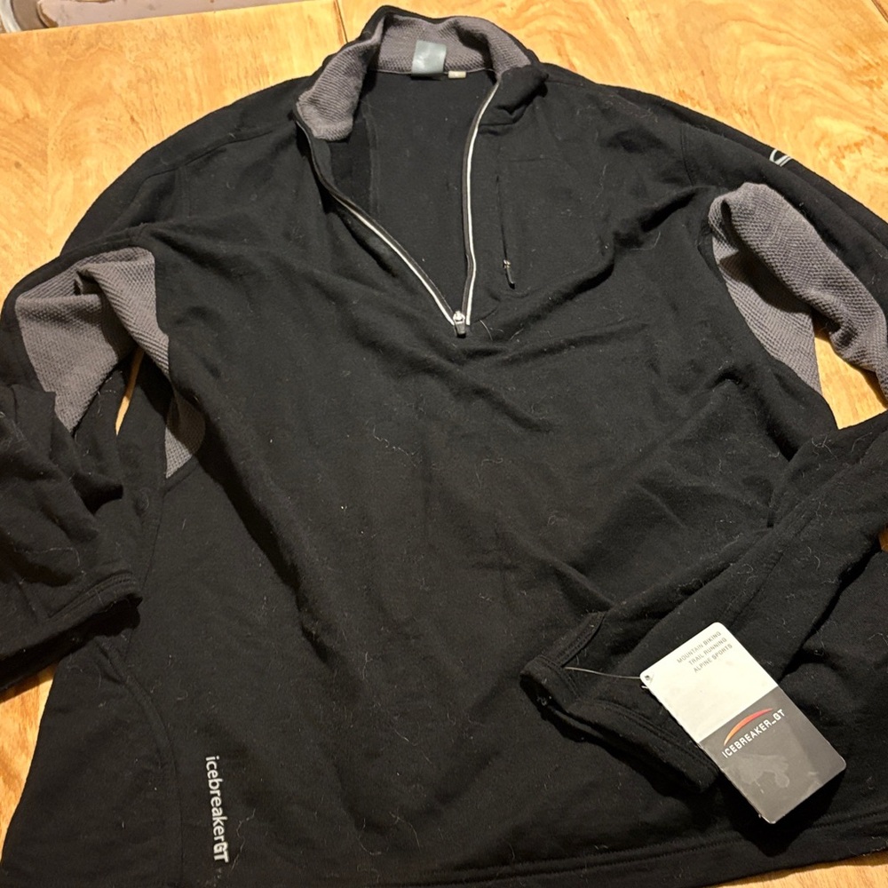 New Icebreaker Black and Gray Quarter-Zip Performance Layer